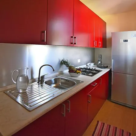 - Iap02369-dyb Apartment